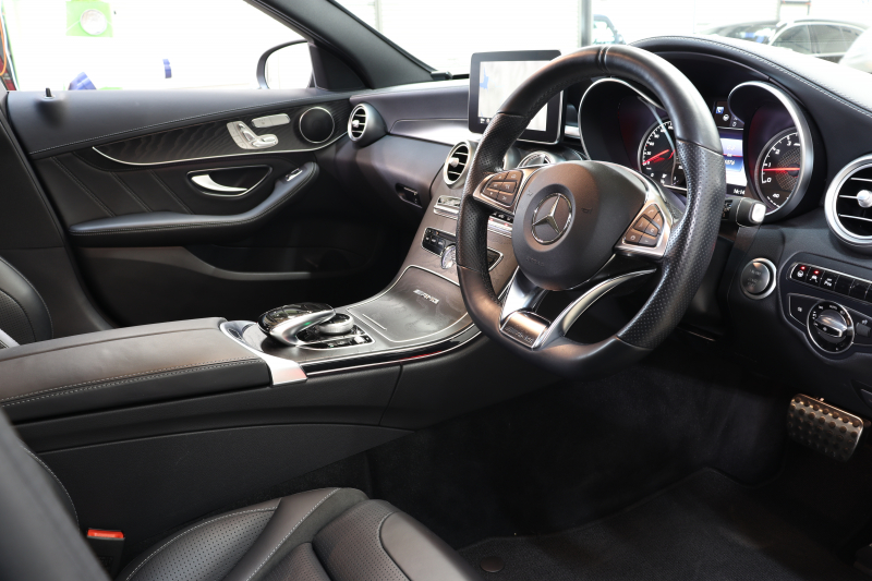 AMG Cクラス C63 ﾚｰﾀﾞｰｾｰﾌﾃｨPKG　ｷｰﾚｽｺﾞｰ 黒本革 ｼｰﾄﾋｰﾀｰ HDDﾅﾋﾞTV BT音楽 ﾊﾞｯｸｶﾒﾗ PTS LEDﾗｲﾄ 自動ﾄﾗﾝｸ AMG専用装備&ﾁｭｰﾆﾝｸﾞ 7AT　2年保証