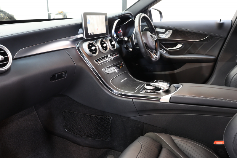 AMG Cクラス C63 ﾚｰﾀﾞｰｾｰﾌﾃｨPKG　ｷｰﾚｽｺﾞｰ 黒本革 ｼｰﾄﾋｰﾀｰ HDDﾅﾋﾞTV BT音楽 ﾊﾞｯｸｶﾒﾗ PTS LEDﾗｲﾄ 自動ﾄﾗﾝｸ AMG専用装備&ﾁｭｰﾆﾝｸﾞ 7AT　2年保証