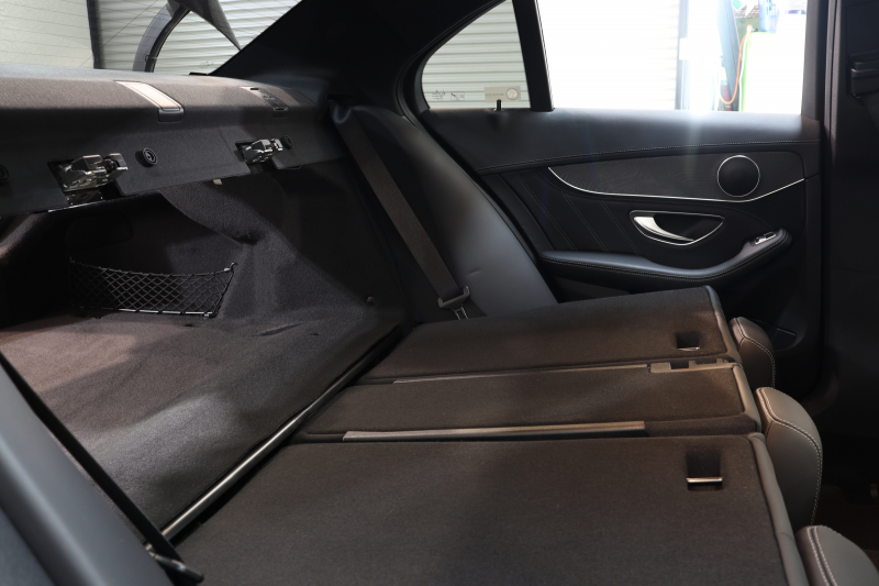 AMG Cクラス C63 ﾚｰﾀﾞｰｾｰﾌﾃｨPKG　ｷｰﾚｽｺﾞｰ 黒本革 ｼｰﾄﾋｰﾀｰ HDDﾅﾋﾞTV BT音楽 ﾊﾞｯｸｶﾒﾗ PTS LEDﾗｲﾄ 自動ﾄﾗﾝｸ AMG専用装備&ﾁｭｰﾆﾝｸﾞ 7AT　2年保証