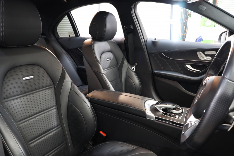 AMG Cクラス C63 ﾚｰﾀﾞｰｾｰﾌﾃｨPKG　ｷｰﾚｽｺﾞｰ 黒本革 ｼｰﾄﾋｰﾀｰ HDDﾅﾋﾞTV BT音楽 ﾊﾞｯｸｶﾒﾗ PTS LEDﾗｲﾄ 自動ﾄﾗﾝｸ AMG専用装備&ﾁｭｰﾆﾝｸﾞ 7AT　2年保証