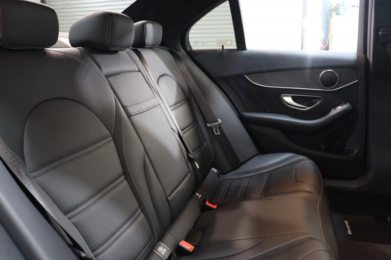 AMG Cクラス C63 ﾚｰﾀﾞｰｾｰﾌﾃｨPKG　ｷｰﾚｽｺﾞｰ 黒本革 ｼｰﾄﾋｰﾀｰ HDDﾅﾋﾞTV BT音楽 ﾊﾞｯｸｶﾒﾗ PTS LEDﾗｲﾄ 自動ﾄﾗﾝｸ AMG専用装備&ﾁｭｰﾆﾝｸﾞ 7AT　2年保証