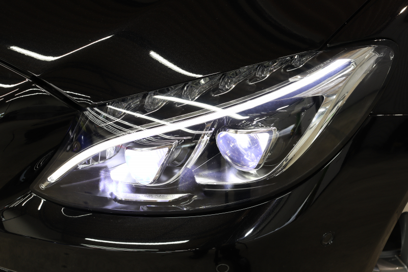 AMG Cクラス C63 ﾚｰﾀﾞｰｾｰﾌﾃｨPKG　ｷｰﾚｽｺﾞｰ 黒本革 ｼｰﾄﾋｰﾀｰ HDDﾅﾋﾞTV BT音楽 ﾊﾞｯｸｶﾒﾗ PTS LEDﾗｲﾄ 自動ﾄﾗﾝｸ AMG専用装備&ﾁｭｰﾆﾝｸﾞ 7AT　2年保証