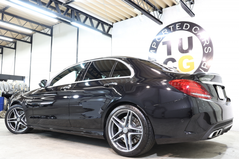 AMG Cクラス C63 ﾚｰﾀﾞｰｾｰﾌﾃｨPKG　ｷｰﾚｽｺﾞｰ 黒本革 ｼｰﾄﾋｰﾀｰ HDDﾅﾋﾞTV BT音楽 ﾊﾞｯｸｶﾒﾗ PTS LEDﾗｲﾄ 自動ﾄﾗﾝｸ AMG専用装備&ﾁｭｰﾆﾝｸﾞ 7AT　2年保証