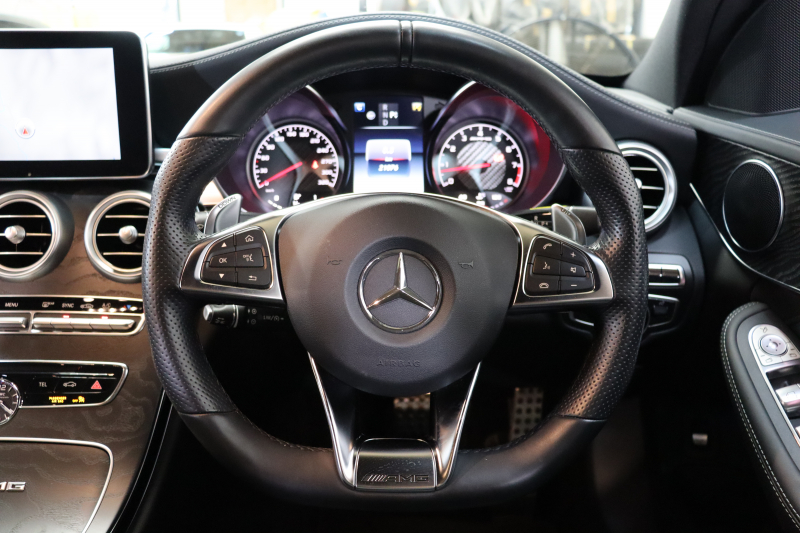 AMG Cクラス C63 ﾚｰﾀﾞｰｾｰﾌﾃｨPKG　ｷｰﾚｽｺﾞｰ 黒本革 ｼｰﾄﾋｰﾀｰ HDDﾅﾋﾞTV BT音楽 ﾊﾞｯｸｶﾒﾗ PTS LEDﾗｲﾄ 自動ﾄﾗﾝｸ AMG専用装備&ﾁｭｰﾆﾝｸﾞ 7AT　2年保証