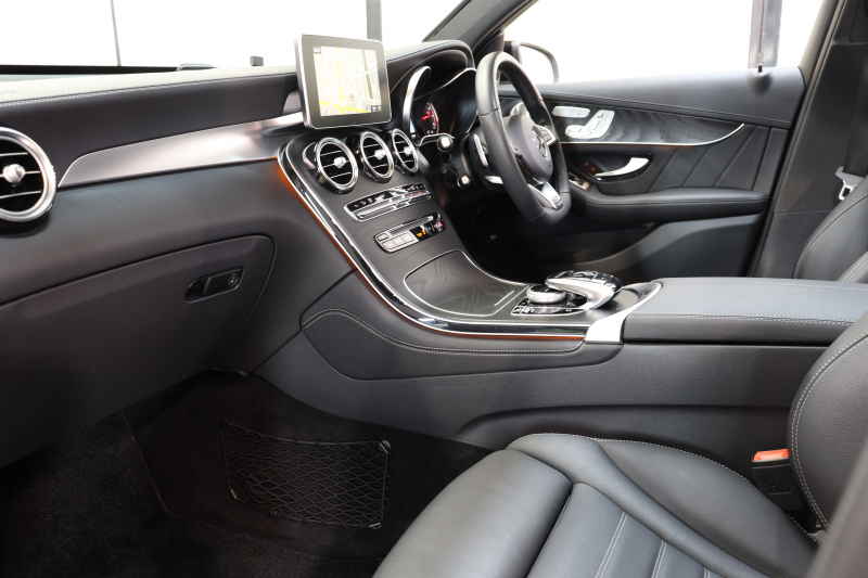 AMG GLCクーペ GLC43 4MATIC ｸｰﾍﾟ ﾚｻﾞｰｴｸｽｸﾙｰｼﾌﾞ&ﾅｲﾄ&ﾚｰﾀﾞｰｾｰﾌﾃｨPKG　ｷｰﾚｽｺﾞｰ 黒本革 全席ｼｰﾄﾋｰﾀｰ ｻﾝﾙｰﾌ ﾍｯﾄﾞｱｯﾌﾟD 純正HDDﾅﾋﾞTV BT音楽 ﾌﾞﾙﾒｽﾀｰ 360ｶﾒﾗ ﾊﾝｽﾞﾌﾘｰA AMGｴｱﾛ&20AW AMGﾄﾗﾝｸｽﾎﾟｲﾗｰ AMG専用装備&ﾁｭｰﾆﾝｸﾞ 9AT　2年保証