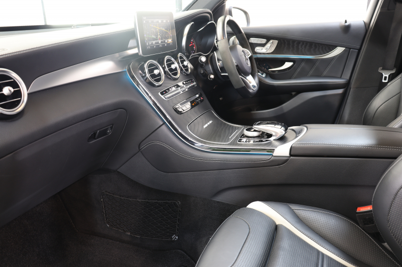 AMG GLCクーペ GLC63S 4MATIC+ ｸｰﾍﾟ AMGｶｰﾎﾞﾝｴｸｽﾃﾘｱ&ﾚｻﾞｰｴｸｽｸﾙｰｼﾌﾞ&ﾚｰﾀﾞｰｾｰﾌﾃｨPKG　ｷｰﾚｽｺﾞｰ 黒本革 ﾍﾞﾝﾁﾚｰﾀｰ ﾊﾟﾉﾗﾏSR ﾍｯﾄﾞｱｯﾌﾟD HDDﾅﾋﾞTV BT音楽 ﾌﾞﾙﾒｽﾀｰ 360ｶﾒﾗ PTS LEDﾗｲﾄ ﾊﾝｽﾞﾌﾘｰA AMG専用装備&ﾁｭｰﾆﾝｸﾞ 9AT