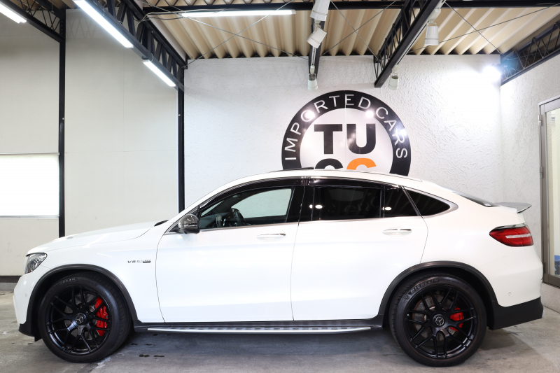 AMG GLCクーペ GLC63S 4MATIC+ ｸｰﾍﾟ AMGｶｰﾎﾞﾝｴｸｽﾃﾘｱ&ﾚｻﾞｰｴｸｽｸﾙｰｼﾌﾞ&ﾚｰﾀﾞｰｾｰﾌﾃｨPKG　ｷｰﾚｽｺﾞｰ 黒本革 ﾍﾞﾝﾁﾚｰﾀｰ ﾊﾟﾉﾗﾏSR ﾍｯﾄﾞｱｯﾌﾟD HDDﾅﾋﾞTV BT音楽 ﾌﾞﾙﾒｽﾀｰ 360ｶﾒﾗ PTS LEDﾗｲﾄ ﾊﾝｽﾞﾌﾘｰA AMG専用装備&ﾁｭｰﾆﾝｸﾞ 9AT