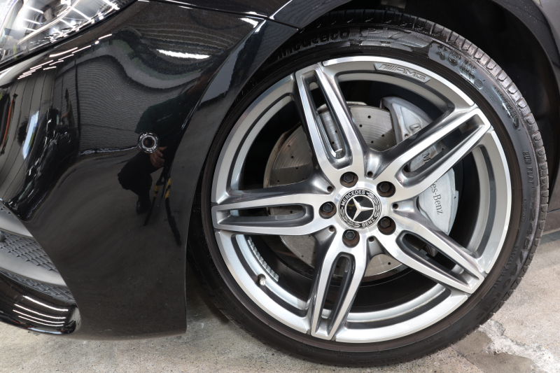 メルセデスベンツ Eクラス E220d AVG ｽﾎﾟｰﾂ ﾚｻﾞｰｴｸｽｸﾙｰｼﾌﾞ&ﾚｰﾀﾞｰｾｰﾌﾃｨPKG　ｷｰﾚｽｺﾞｰ 黒本革 ｼｰﾄﾋｰﾀｰ ﾊﾟﾉﾗﾏSR ﾍｯﾄﾞｱｯﾌﾟD HDDﾅﾋﾞTV ｽﾏﾎ連携 360ｶﾒﾗ PTS LEDﾗｲﾄ 自動ﾄﾗﾝｸ AMGｴｱﾛ&19AW ﾀﾞｲﾅﾐｯｸS 9AT　2年保証