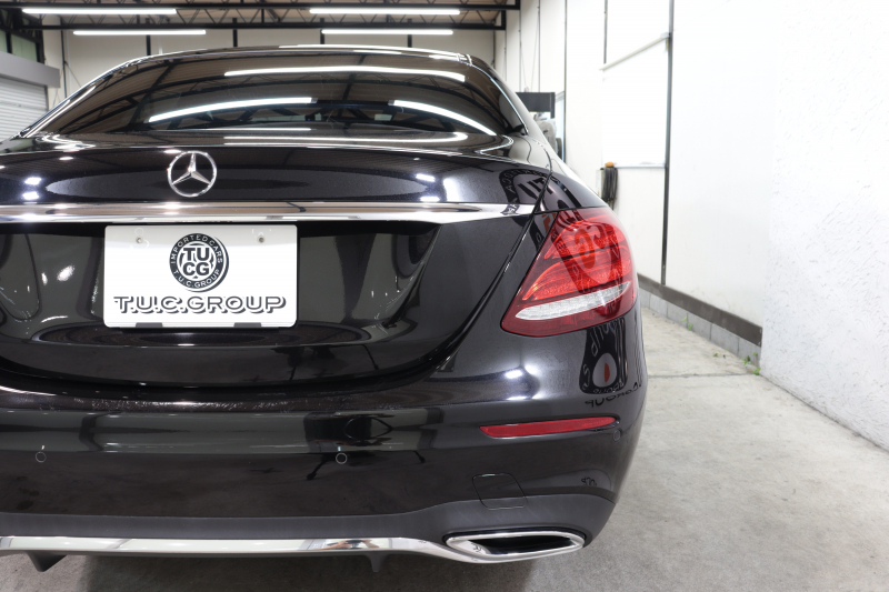 メルセデスベンツ Eクラス E220d AVG ｽﾎﾟｰﾂ ﾚｻﾞｰｴｸｽｸﾙｰｼﾌﾞ&ﾚｰﾀﾞｰｾｰﾌﾃｨPKG　ｷｰﾚｽｺﾞｰ 黒本革 ｼｰﾄﾋｰﾀｰ ﾊﾟﾉﾗﾏSR ﾍｯﾄﾞｱｯﾌﾟD HDDﾅﾋﾞTV ｽﾏﾎ連携 360ｶﾒﾗ PTS LEDﾗｲﾄ 自動ﾄﾗﾝｸ AMGｴｱﾛ&19AW ﾀﾞｲﾅﾐｯｸS 9AT　2年保証