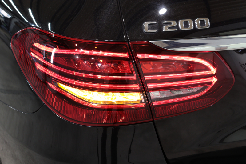 メルセデスベンツ Cクラス C200ｽﾃｰｼｮﾝﾜｺﾞﾝ AVG AMGﾗｲﾝ ﾚｰﾀﾞｰｾｰﾌﾃｨPKG　BSG搭載 後期 ｷｰﾚｽｺﾞｰ 黒革 SR HDDﾅﾋﾞTV ｽﾏﾎ連携 ﾊﾞｯｸｶﾒﾗ PTS LEDﾗｲﾄ 自動Rｹﾞｰﾄ AMGｴｱﾛ&18AW ﾀﾞｲﾅﾐｯｸS ｴｱｻｽ 9AT　2年保証