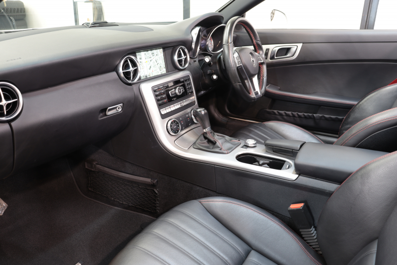 メルセデスベンツ SLKクラス SLK200 ｴｸｽｸﾙｰｼﾌﾞ AMGｽﾎﾟｰﾂ&ﾚｰﾀﾞｰｾｰﾌﾃｨPKG　中期 1ｵｰﾅｰ 黒本革 ｴｱｽｶｰﾌ ﾏｼﾞｯｸｽｶｲR HDDﾅﾋﾞTV BT音楽 PTS DSRC ｷｾﾉﾝ AMGｴｱﾛ&18AW ｴｱｶﾞｲﾄﾞ ﾊﾟﾄﾞﾙｼﾌﾄ 7AT　2年保証