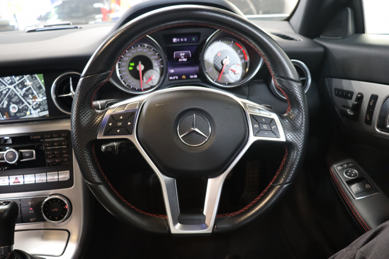 メルセデスベンツ SLKクラス SLK200 ｴｸｽｸﾙｰｼﾌﾞ AMGｽﾎﾟｰﾂ&ﾚｰﾀﾞｰｾｰﾌﾃｨPKG　中期 1ｵｰﾅｰ 黒本革 ｴｱｽｶｰﾌ ﾏｼﾞｯｸｽｶｲR HDDﾅﾋﾞTV BT音楽 PTS DSRC ｷｾﾉﾝ AMGｴｱﾛ&18AW ｴｱｶﾞｲﾄﾞ ﾊﾟﾄﾞﾙｼﾌﾄ 7AT　2年保証