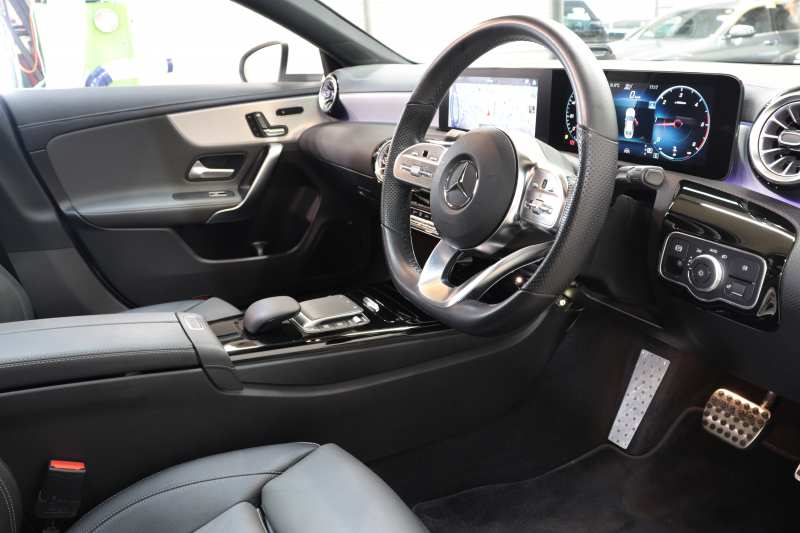 メルセデスベンツ CLAクラス CLA200d AMGﾗｲﾝ ﾚｻﾞｰｴｸｽｸﾙｰｼﾌﾞ&ｱﾄﾞﾊﾞﾝｽﾄﾞ&ﾅﾋﾞｹﾞｰｼｮﾝ&ﾚｰﾀﾞｰｾｰﾌﾃｨPKG　ｷｰﾚｽｺﾞｰ 灰/黒本革 ﾊﾟﾉﾗﾏSR ﾍｯﾄﾞｱｯﾌﾟD MBUXﾅﾋﾞTV&ｷｬﾝｾﾗｰ BT音楽 ｱﾄﾞﾊﾞﾝｽﾄﾞｻｳﾝﾄﾞ 360ｶﾒﾗ PTS LEDﾗｲﾄ AMGｴｱﾛ&18AW ﾜｲﾔﾚｽ充電 8AT　2年保証