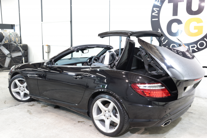 メルセデスベンツ SLKクラス SLK200 ｴｸｽｸﾙｰｼﾌﾞ AMGｽﾎﾟｰﾂ&ﾚｰﾀﾞｰｾｰﾌﾃｨPKG　後期最終 ｷｰﾚｽｺﾞｰ 黒本革 ｴｱｽｶｰﾌ HDDﾅﾋﾞTV&ｷｬﾝｾﾗｰ BT音楽 Bｶﾒﾗ PTS ｷｾﾉﾝﾗｲﾄ AMGｴｱﾛ&18AW ｴｱｶﾞｲﾄﾞ ﾊﾟﾄﾞﾙｼﾌﾄ ﾚｯﾄﾞｼｰﾄﾍﾞﾙﾄ 9AT　2年保証