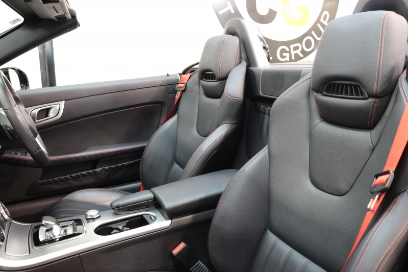 メルセデスベンツ SLKクラス SLK200 ｴｸｽｸﾙｰｼﾌﾞ AMGｽﾎﾟｰﾂ&ﾚｰﾀﾞｰｾｰﾌﾃｨPKG　後期最終 ｷｰﾚｽｺﾞｰ 黒本革 ｴｱｽｶｰﾌ HDDﾅﾋﾞTV&ｷｬﾝｾﾗｰ BT音楽 Bｶﾒﾗ PTS ｷｾﾉﾝﾗｲﾄ AMGｴｱﾛ&18AW ｴｱｶﾞｲﾄﾞ ﾊﾟﾄﾞﾙｼﾌﾄ ﾚｯﾄﾞｼｰﾄﾍﾞﾙﾄ 9AT　2年保証