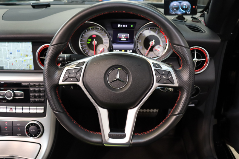 メルセデスベンツ SLKクラス SLK200 ｴｸｽｸﾙｰｼﾌﾞ AMGｽﾎﾟｰﾂ&ﾚｰﾀﾞｰｾｰﾌﾃｨPKG　後期最終 ｷｰﾚｽｺﾞｰ 黒本革 ｴｱｽｶｰﾌ HDDﾅﾋﾞTV&ｷｬﾝｾﾗｰ BT音楽 Bｶﾒﾗ PTS ｷｾﾉﾝﾗｲﾄ AMGｴｱﾛ&18AW ｴｱｶﾞｲﾄﾞ ﾊﾟﾄﾞﾙｼﾌﾄ ﾚｯﾄﾞｼｰﾄﾍﾞﾙﾄ 9AT　2年保証
