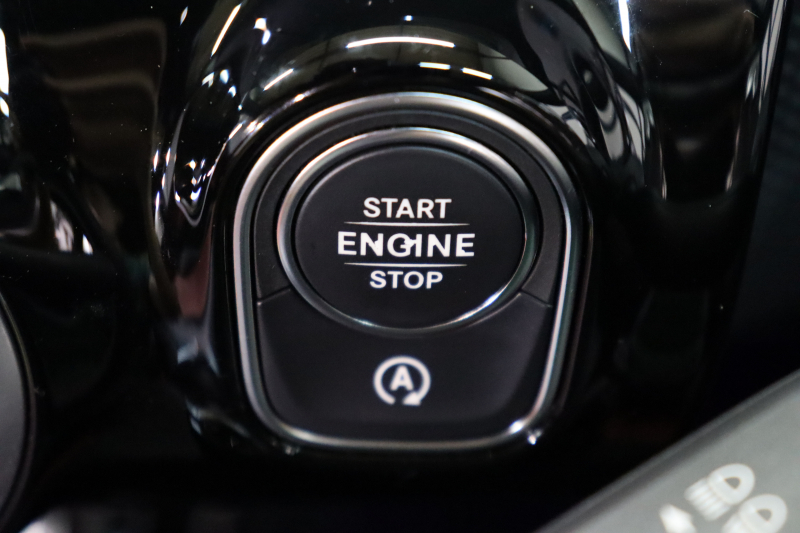メルセデスベンツ Aクラス A180ｽﾀｲﾙ AMGﾗｲﾝ AMGﾚｻﾞｰｴｸｽｸﾙｰｼﾌﾞ&ｱﾄﾞﾊﾞﾝｽﾄﾞ&ﾅﾋﾞｹﾞｰｼｮﾝ&ﾚｰﾀﾞｰｾｰﾌﾃｨPKG　ｷｰﾚｽｺﾞｰ 赤/黒本革 ﾊﾟﾉﾗﾏSR ﾍｯﾄﾞｱｯﾌﾟD MBUXﾅﾋﾞTV BT音楽 ｱﾄﾞﾊﾞﾝｽﾄﾞｻｳﾝﾄﾞ 360ｶﾒﾗ PTS LEDﾗｲﾄ AMGｴｱﾛ&18AW 7AT　2年保証
