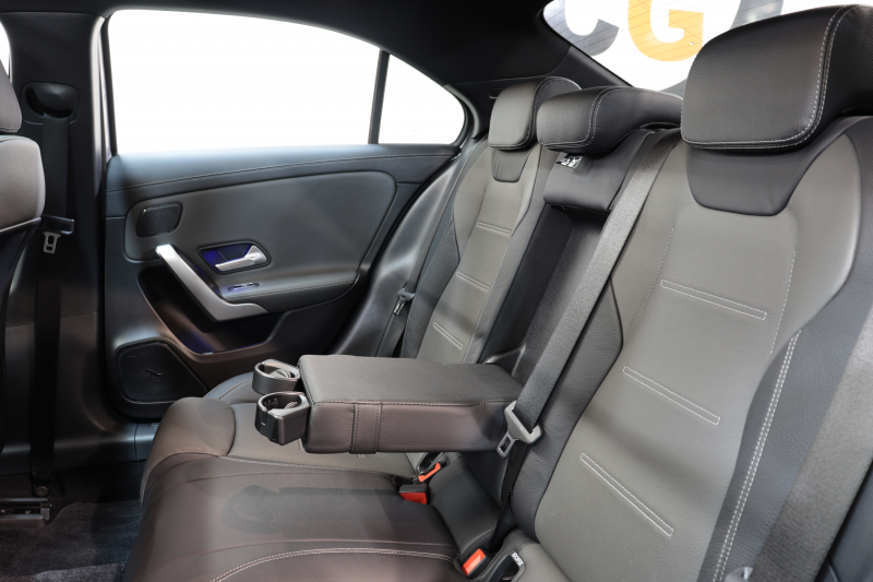 メルセデスベンツ Aクラス A250 4MATIC ｾﾀﾞﾝ AMGﾗｲﾝ ﾚｻﾞｰｴｸｽｸﾙｰｼﾌﾞ&ｱﾄﾞﾊﾞﾝｽﾄﾞ&ﾅﾋﾞｹﾞｰｼｮﾝ&ﾚｰﾀﾞｰｾｰﾌﾃｨPKG　ｷｰﾚｽｺﾞｰ 灰/黒本革 ﾊﾟﾉﾗﾏSR HUD MBUXﾅﾋﾞTV BT音楽 ｱﾄﾞﾊﾞﾝｽﾄﾞｻｳﾝﾄﾞ 360ｶﾒﾗ PTS LEDﾗｲﾄ AMGｴｱﾛ&18AW ﾜｲﾔﾚｽ充電 希少色ﾏｳﾝﾃﾝｸﾞﾚｰ　2年保証