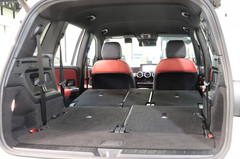 メルセデスベンツ GLB GLB200d 4MATIC AMGﾗｲﾝ AMGﾚｻﾞｰｴｸｽｸﾙｰｼﾌﾞ&ﾅﾋﾞｹﾞｰｼｮﾝ&ﾚｰﾀﾞｰｾｰﾌﾃｨPKG　1ｵｰﾅｰ 赤/黒本革 MBUXﾅﾋﾞTV BT音楽 360ｶﾒﾗ PTS LEDﾗｲﾄ 自動Rｹﾞｰﾄ AMGｴｱﾛ&19AW 8AT　2年保証