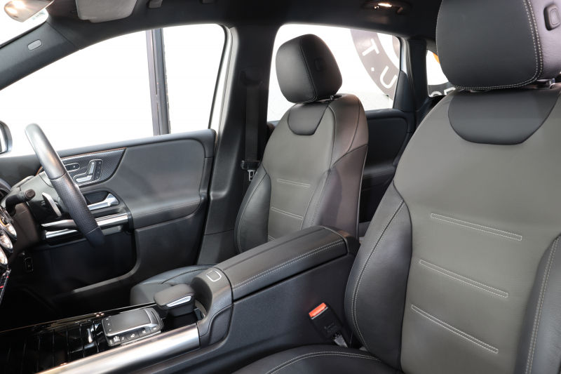 メルセデスベンツ Bクラス B200d AMGﾗｲﾝ ﾚｻﾞｰｴｸｽｸﾙｰｼﾌﾞ&ﾅﾋﾞｹﾞｰｼｮﾝ&ﾚｰﾀﾞｰｾｰﾌﾃｨPKG　ｷｰﾚｽｺﾞｰ 灰/黒本革 MBUXﾅﾋﾞTV BT音楽 Bｶﾒﾗ 自動Rｹﾞｰﾄ ﾊﾝｽﾞﾌﾘｰA AMGｴｱﾛ&18AW ﾜｲﾔﾚｽ充電 8AT　2年保証