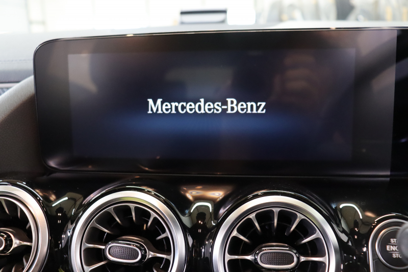 メルセデスベンツ Bクラス B200d AMGﾗｲﾝ ﾚｻﾞｰｴｸｽｸﾙｰｼﾌﾞ&ﾅﾋﾞｹﾞｰｼｮﾝ&ﾚｰﾀﾞｰｾｰﾌﾃｨPKG　ｷｰﾚｽｺﾞｰ 灰/黒本革 MBUXﾅﾋﾞTV BT音楽 Bｶﾒﾗ 自動Rｹﾞｰﾄ ﾊﾝｽﾞﾌﾘｰA AMGｴｱﾛ&18AW ﾜｲﾔﾚｽ充電 8AT　2年保証