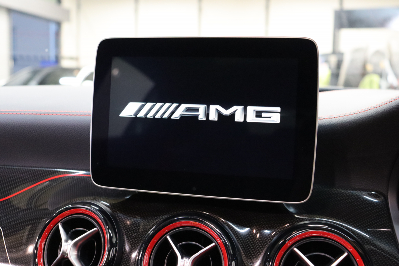 AMG GLA GLA45 4MATIC ﾚｰﾀﾞｰｾｰﾌﾃｨPKG　後期 ｷｰﾚｽｺﾞｰ 黒本革 SR HDDﾅﾋﾞTV ｽﾏﾎ連携 ﾊﾞｯｸｶﾒﾗ PTS LEDﾍｯﾄﾞﾗｲﾄ 自動Rｹﾞｰﾄ&ﾊﾝｽﾞﾌﾘｰA AMG専用装備&ﾁｭｰﾆﾝｸﾞ AMGｴｱﾛ&19AW 7AT　2年保証