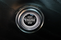 メルセデスベンツ Eクラス E220d AVG AMGﾗｲﾝ ﾚｰﾀﾞｰｾｰﾌﾃｨPKG　中期 NEWｽﾃｱﾘﾝｸﾞ MEｺﾈｸﾄ ｷｰﾚｽｺﾞｰ 黒本革 ｼｰﾄﾋｰﾀｰ ﾊﾟﾉﾗﾏSR  HDDﾅﾋﾞTV ｽﾏﾎ連携  360ｶﾒﾗ PTS LEDﾗｲﾄ  AMGｴｱﾛ&19AW ﾀﾞｲﾅﾐｯｸｾﾚｸﾄ 9AT　2年保証