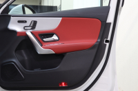 メルセデスベンツ Aクラス A180ｽﾀｲﾙ AMGﾗｲﾝ AMGﾚｻﾞｰｴｸｽｸﾙｰｼﾌﾞ&ﾚｰﾀﾞｰｾｰﾌﾃｨPKG　MEｺﾈｸﾄ ｷｰﾚｽｺﾞｰ 赤/黒本革 ｼｰﾄﾋｰﾀｰ MBUXﾅﾋﾞTV BT音楽 Bｶﾒﾗ PTS LEDﾗｲﾄ AMGｴｱﾛ&18AW ﾜｲﾔﾚｽ充電　2年保証【期間限定在庫】