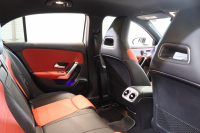 メルセデスベンツ Aクラス A180ｽﾀｲﾙ AMGﾗｲﾝ AMGﾚｻﾞｰｴｸｽｸﾙｰｼﾌﾞ&ﾚｰﾀﾞｰｾｰﾌﾃｨPKG　MEｺﾈｸﾄ ｷｰﾚｽｺﾞｰ 赤/黒本革 ｼｰﾄﾋｰﾀｰ MBUXﾅﾋﾞTV BT音楽 Bｶﾒﾗ PTS LEDﾗｲﾄ AMGｴｱﾛ&18AW ﾜｲﾔﾚｽ充電　2年保証【期間限定在庫】