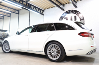 メルセデスベンツ Eクラス E450ｽﾃｰｼｮﾝﾜｺﾞﾝ 4MATIC ｴｸｽｸﾙｰｼﾌﾞ ｴｸｽｸﾙｰｼﾌﾞ&ﾚｰﾀﾞｰｾｰﾌﾃｨPKG　ISG搭載 後期 MEｺﾈｸﾄ ｷｰﾚｽｺﾞｰ 黒本革 ﾍﾞﾝﾁﾚｰﾀｰ ﾊﾟﾉﾗﾏSR ﾍｯﾄﾞｱｯﾌﾟD MBUX/ARﾅﾋﾞTV ｽﾏﾎ連携 ﾌﾞﾙﾒｽﾀｰ 360ｶﾒﾗ PTS 自動Rｹﾞｰﾄ ｴｱｻｽ 9AT　2年保証【期間限定在庫】