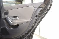 メルセデスベンツ Aクラス A180ｽﾀｲﾙ AMGﾗｲﾝ AMGﾚｻﾞｰｴｸｽｸﾙｰｼﾌﾞ&ｱﾄﾞﾊﾞﾝｽﾄﾞ&ﾚｰﾀﾞｰｾｰﾌﾃｨPKG　ｷｰﾚｽｺﾞｰ 灰/黒本革 ﾊﾟﾉﾗﾏSR ﾍｯﾄﾞｱｯﾌﾟD MBUXﾅﾋﾞTV ｽﾏﾎ連携 ｱﾄﾞﾊﾞﾝｽﾄﾞｻｳﾝﾄﾞ 360ｶﾒﾗ PTS LEDﾗｲﾄ AMGｴｱﾛ&18AW 7AT　2年保証