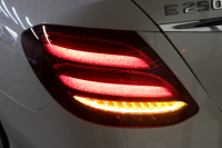 メルセデスベンツ Eクラス E250 AVG ｽﾎﾟｰﾂ ﾚｻﾞｰ&ﾚｰﾀﾞｰｾｰﾌﾃｨPKG　1ｵｰﾅｰ ｷｰﾚｽｺﾞｰ 黒本革 HDDﾅﾋﾞTV ｽﾏﾎ連携 ﾌﾞﾙﾒｽﾀｰ 360ｶﾒﾗ PTS LEDﾗｲﾄ 自動ﾄﾗﾝｸ ﾊﾝｽﾞﾌﾘｰA AMGｴｱﾛ&19AW ﾀﾞｲﾅﾐｯｸS 9AT　2年保証