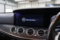 メルセデスベンツ Eクラス E250 AVG ｽﾎﾟｰﾂ ﾚｻﾞｰ&ﾚｰﾀﾞｰｾｰﾌﾃｨPKG　1ｵｰﾅｰ ｷｰﾚｽｺﾞｰ 黒本革 HDDﾅﾋﾞTV ｽﾏﾎ連携 ﾌﾞﾙﾒｽﾀｰ 360ｶﾒﾗ PTS LEDﾗｲﾄ 自動ﾄﾗﾝｸ ﾊﾝｽﾞﾌﾘｰA AMGｴｱﾛ&19AW ﾀﾞｲﾅﾐｯｸS 9AT　2年保証