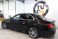 メルセデスベンツ Eクラス E200 AVG ｽﾎﾟｰﾂ ﾚｻﾞｰ&ﾚｰﾀﾞｰｾｰﾌﾃｨPKG　ｷｰﾚｽｺﾞｰ 黒本革 HDDﾅﾋﾞTV&ｷｬﾝｾﾗｰ ｽﾏﾎ連携 ﾌﾞﾙﾒｽﾀｰ 360ｶﾒﾗ PTS LEDﾗｲﾄ 自動ﾄﾗﾝｸ AMGｴｱﾛ&19AW ﾀﾞｲﾅﾐｯｸS 9AT　2年保証