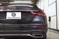 メルセデスベンツ Eクラス E200ｽﾎﾟｰﾂ AMGﾗｲﾝｲﾝﾃﾘｱ&ｴｸｽｸﾙｰｼﾌﾞ&ﾚｰﾀﾞｰｾｰﾌﾃｨPKG　BSG搭載 後期 ｷｰﾚｽｺﾞｰ 黒本革 ﾍｯﾄﾞｱｯﾌﾟD MBUXﾅﾋﾞTV ｽﾏﾎ連携 ﾌﾞﾙﾒｽﾀｰ 360ｶﾒﾗ PTS LEDﾗｲﾄ 自動ﾄﾗﾝｸ AMGｴｱﾛ&19AW 9AT　2年保証