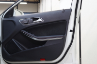 メルセデスベンツ GLA GLA250 4MATIC ｽﾎﾟｰﾂ ﾚｰﾀﾞｰｾｰﾌﾃｨPKG　中期 ｷｰﾚｽｺﾞｰ ﾚｻﾞｰDINAMICAｼｰﾄ ﾊﾟﾉﾗﾏSR HDDﾅﾋﾞTV BT音楽 ﾊﾞｯｸｶﾒﾗ PTS ｷｾﾉﾝﾗｲﾄ 自動Rｹﾞｰﾄ AMGｴｱﾛ&18AW 7AT　2年保証