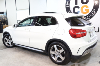 メルセデスベンツ GLA GLA250 4MATIC ｽﾎﾟｰﾂ ﾚｰﾀﾞｰｾｰﾌﾃｨPKG　中期 ｷｰﾚｽｺﾞｰ ﾚｻﾞｰDINAMICAｼｰﾄ ﾊﾟﾉﾗﾏSR HDDﾅﾋﾞTV BT音楽 ﾊﾞｯｸｶﾒﾗ PTS ｷｾﾉﾝﾗｲﾄ 自動Rｹﾞｰﾄ AMGｴｱﾛ&18AW 7AT　2年保証