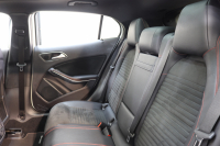 メルセデスベンツ GLA GLA250 4MATIC ｽﾎﾟｰﾂ ﾚｰﾀﾞｰｾｰﾌﾃｨPKG　中期 ｷｰﾚｽｺﾞｰ ﾚｻﾞｰDINAMICAｼｰﾄ ﾊﾟﾉﾗﾏSR HDDﾅﾋﾞTV BT音楽 ﾊﾞｯｸｶﾒﾗ PTS ｷｾﾉﾝﾗｲﾄ 自動Rｹﾞｰﾄ AMGｴｱﾛ&18AW 7AT　2年保証