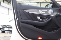 AMG Eクラス E53 4MATIC+ ｴｸｽｸﾙｰｼﾌﾞ&ﾚｰﾀﾞｰｾｰﾌﾃｨPKG　ISG搭載 後期 ｷｰﾚｽｺﾞｰ 黒本革 ﾍﾞﾝﾁﾚｰﾀｰ ﾊﾟﾉﾗﾏSR ﾍｯﾄﾞｱｯﾌﾟD MBUXﾅﾋﾞTV&ARﾅﾋﾞ ｽﾏﾎ連携 ﾌﾞﾙﾒｽﾀｰ 360ｶﾒﾗ PTS LEDﾗｲﾄ 自動ﾄﾗﾝｸ AMG専用装備&ﾁｭｰﾆﾝｸﾞ ﾜｲﾔﾚｽ充電 9AT　2年保証