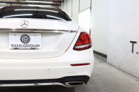 メルセデスベンツ Eクラス E300 AVG ｽﾎﾟｰﾂ ｴｸｽｸﾙｰｼﾌﾞ&ﾚｰﾀﾞｰｾｰﾌﾃｨPKG　中期 MEｺﾈｸﾄ ｷｰﾚｽｺﾞｰ 黒本革 ﾊﾟﾉﾗﾏSR ﾍｯﾄﾞｱｯﾌﾟD HDDﾅﾋﾞTV&ｷｬﾝｾﾗｰ ｽﾏﾎ連携 ﾌﾞﾙﾒｽﾀｰ 360ｶﾒﾗ PTS LEDﾗｲﾄ 自動ﾄﾗﾝｸ AMGｴｱﾛ&19AW 9AT　2年保証