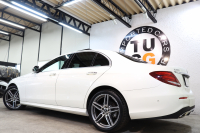 メルセデスベンツ Eクラス E300 AVG ｽﾎﾟｰﾂ ｴｸｽｸﾙｰｼﾌﾞ&ﾚｰﾀﾞｰｾｰﾌﾃｨPKG　中期 MEｺﾈｸﾄ ｷｰﾚｽｺﾞｰ 黒本革 ﾊﾟﾉﾗﾏSR ﾍｯﾄﾞｱｯﾌﾟD HDDﾅﾋﾞTV&ｷｬﾝｾﾗｰ ｽﾏﾎ連携 ﾌﾞﾙﾒｽﾀｰ 360ｶﾒﾗ PTS LEDﾗｲﾄ 自動ﾄﾗﾝｸ AMGｴｱﾛ&19AW 9AT　2年保証