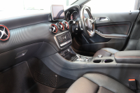 AMG Aクラス A45 4MATIC ﾚｰﾀﾞｰｾｰﾌﾃｨPKG　後期 ｷｰﾚｽｺﾞｰ 黒本革 HDDﾅﾋﾞTV ｽﾏﾎ連携 ﾊﾞｯｸｶﾒﾗ PTS LEDﾗｲﾄ AMG専用装備&ﾁｭｰﾆﾝｸﾞ ﾀﾞｲﾅﾐｯｸS BBS18AW 7AT　2年保証