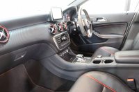 AMG Aクラス A45 4MATIC AMGｱﾄﾞﾊﾞﾝｽﾄ&ﾚｰﾀﾞｰｾｰﾌﾃｨPKG　黒本革 HDDﾅﾋﾞTV BT音楽 harman/kardon ﾊﾞｯｸｶﾒﾗ PTS ｷｾﾉﾝﾗｲﾄ AMG専用装備&ﾁｭｰﾆﾝｸﾞ 7AT　2年保証