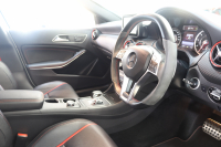 AMG Aクラス A45 4MATIC AMGｱﾄﾞﾊﾞﾝｽﾄ&ﾚｰﾀﾞｰｾｰﾌﾃｨPKG　黒本革 HDDﾅﾋﾞTV BT音楽 harman/kardon ﾊﾞｯｸｶﾒﾗ PTS ｷｾﾉﾝﾗｲﾄ AMG専用装備&ﾁｭｰﾆﾝｸﾞ 7AT　2年保証