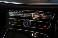 メルセデスベンツ Eクラス E250ｽﾃｰｼｮﾝﾜｺﾞﾝ AVG ｽﾎﾟｰﾂ 本革仕様 ﾚｰﾀﾞｰｾｰﾌﾃｨPKG　ｷｰﾚｽｺﾞｰ 黒本革 ﾍｯﾄﾞｱｯﾌﾟD HDDﾅﾋﾞTV ｽﾏﾎ連携 ﾌﾞﾙﾒｽﾀｰ 360ｶﾒﾗ PTS LEDﾗｲﾄ 自動Rｹﾞｰﾄ ﾊﾝｽﾞﾌﾘｰA AMGｴｱﾛ&19AW ﾀﾞｲﾅﾐｯｸS 9AT　2年保証