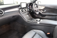 メルセデスベンツ Cクラス C180ｶﾌﾞﾘｵﾚ ｽﾎﾟｰﾂ ﾚｻﾞｰｴｸｽｸﾙｰｼﾌﾞ&ﾚｰﾀﾞｰｾｰﾌﾃｨPKG　ｷｰﾚｽｺﾞｰ 黒本革 ｴｱｽｶｰﾌ HDDﾅﾋﾞTV&ｷｬﾝｾﾗｰ BT音楽 ﾊﾞｯｸｶﾒﾗ PTS LEDﾗｲﾄ AMGｴｱﾛ&19AW 黒幌 9AT　2年保証