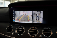 メルセデスベンツ Eクラス E220d AVG ｽﾎﾟｰﾂ ﾚｻﾞｰ&ﾚｰﾀﾞｰｾｰﾌﾃｨPKG　ｷｰﾚｽｺﾞｰ 黒本革 HDDﾅﾋﾞTV ｽﾏﾎ連携 ﾌﾞﾙﾒｽﾀｰ 360ｶﾒﾗ PTS LEDﾗｲﾄ 自動ﾄﾗﾝｸ AMGｴｱﾛ&19AW ﾀﾞｲﾅﾐｯｸS 9AT　2年保証