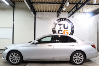 メルセデスベンツ Eクラス E400 4MATIC ｴｸｽｸﾙｰｼﾌﾞ ｴｸｽｸﾙｰｼﾌﾞ&ﾚｰﾀﾞｰｾｰﾌﾃｨPKG　ｷｰﾚｽｺﾞｰ 黒本革 ﾊﾟﾉﾗﾏSR HDDﾅﾋﾞTV ｽﾏﾎ連携 360ｶﾒﾗ PTS LEDﾗｲﾄ 自動Rｹﾞｰﾄ ﾊﾝｽﾞﾌﾘｰA 18AW ｴｱｻｽ ﾀﾞｲﾅﾐｯｸS 9AT　2年保証