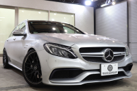 AMG Cクラス C63ｽﾃｰｼｮﾝﾜｺﾞﾝ ﾚｰﾀﾞｰｾｰﾌﾃｨPKG　ｷｰﾚｽｺﾞｰ 黒本革 ﾊﾟﾉﾗﾏSR HDDﾅﾋﾞTV BT音楽 ﾊﾞｯｸｶﾒﾗ PTS LEDﾗｲﾄ 自動Rｹﾞｰﾄ ﾊﾝｽﾞﾌﾘｰA AMG専用装備&ﾁｭｰﾆﾝｸﾞﾀﾞｲﾅﾐｯｸS H&Rﾀﾞｳﾝﾀﾞｽ 7AT　2年保証
