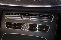 メルセデスベンツ Eクラス E200ｶﾌﾞﾘｵﾚ ｽﾎﾟｰﾂ ﾚｻﾞｰ&ﾚｰﾀﾞｰｾｰﾌﾃｨPKG　中期 NEWｽﾃｱﾘﾝｸﾞ ｷｰﾚｽｺﾞｰ 黒本革 ｴｱｽｶｰﾌ ﾍｯﾄﾞｱｯﾌﾟD HDDﾅﾋﾞTV ｽﾏﾎ連携 ﾌﾞﾙﾒｽﾀｰ 360ｶﾒﾗ PTS LEDﾗｲﾄ AMGｴｱﾛ&19AW ｴｱﾊﾞﾗﾝｽP 黒幌 9AT　2年保証